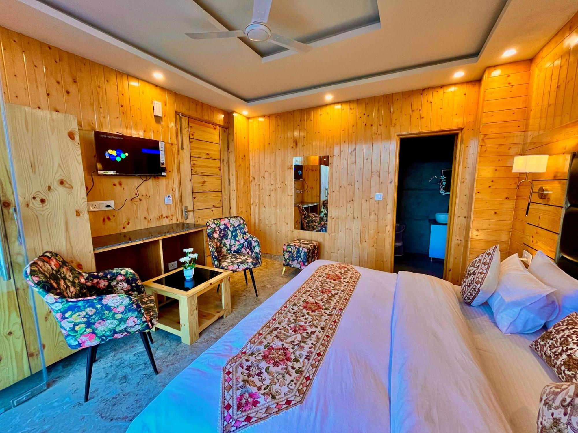 Hotel Classic Crown - #Scenic Mountain View #Open Terrace #Parking #Premium Rooms With Balcony #Guest Preferred #Best Selling Hotel In Masuri Exterior foto