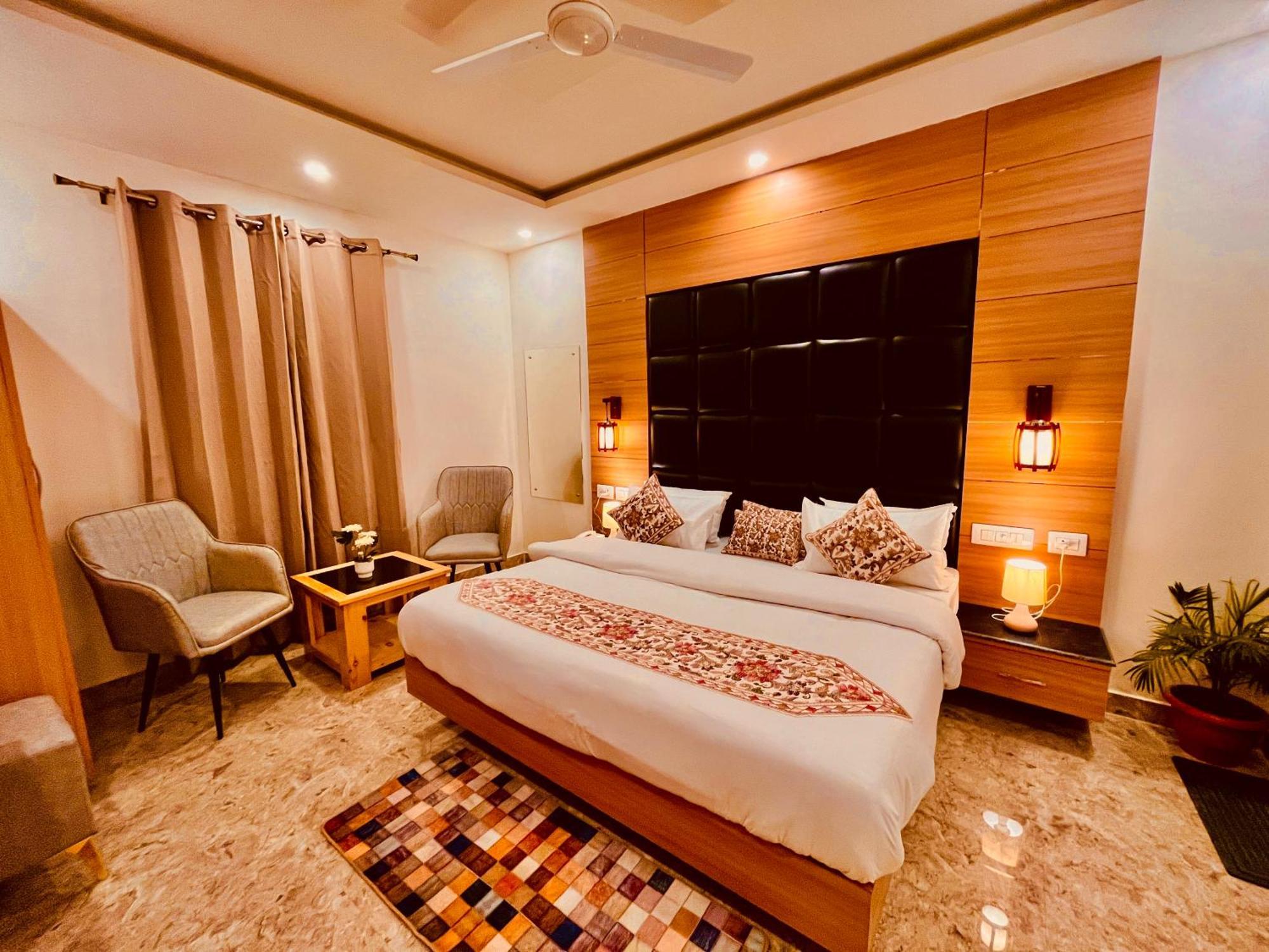 Hotel Classic Crown - #Scenic Mountain View #Open Terrace #Parking #Premium Rooms With Balcony #Guest Preferred #Best Selling Hotel In Masuri Exterior foto