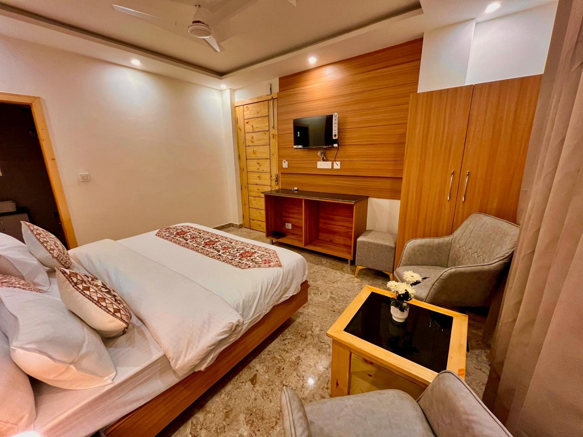 Hotel Classic Crown - #Scenic Mountain View #Open Terrace #Parking #Premium Rooms With Balcony #Guest Preferred #Best Selling Hotel In Masuri Exterior foto